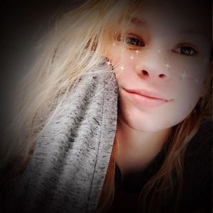 Meet your Posher, Alexus